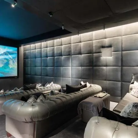 Chalet 5bdr With Ski In Ski Out Access And Sauna Villa *